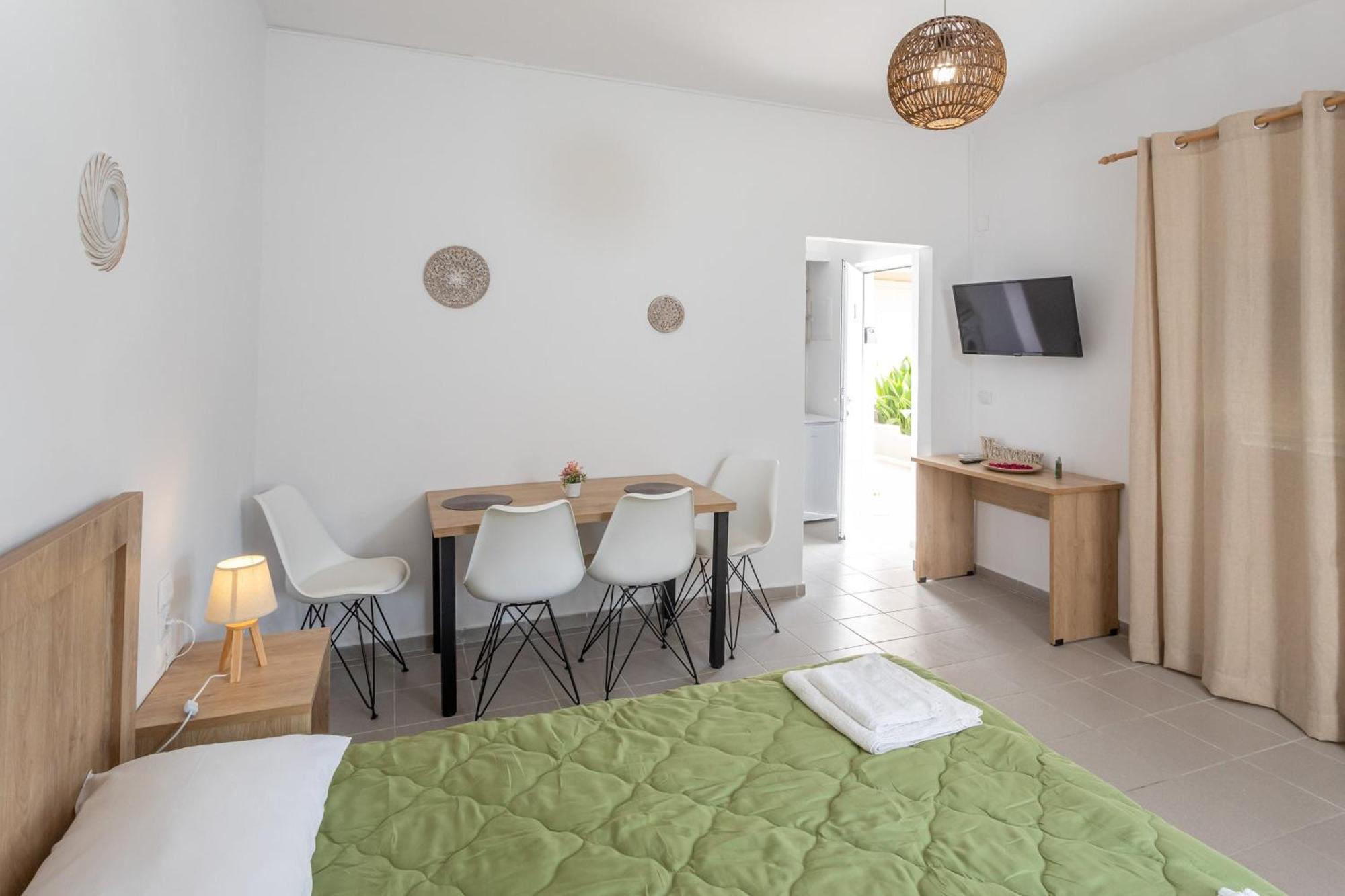 Gazi Dionysiasea 1 - Cozy Escape Steps From The Beach! מראה חיצוני תמונה